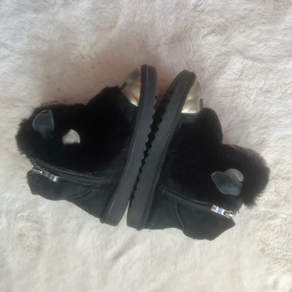 Ugg Ozwear Donkey Zip Boots Big Kids 2